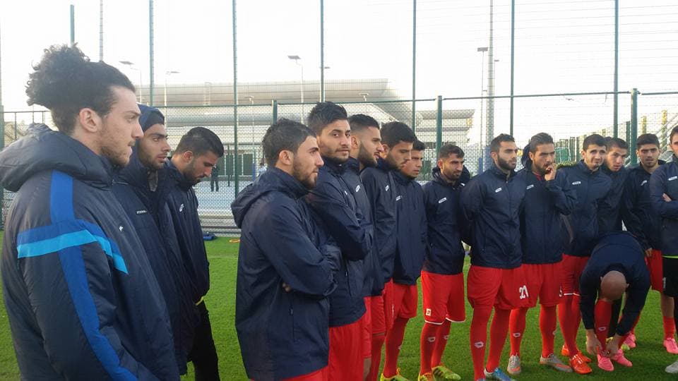 منتخبنا الأولمبي يكثف تدريباته استعدادا للقاء نظيره الإيراني