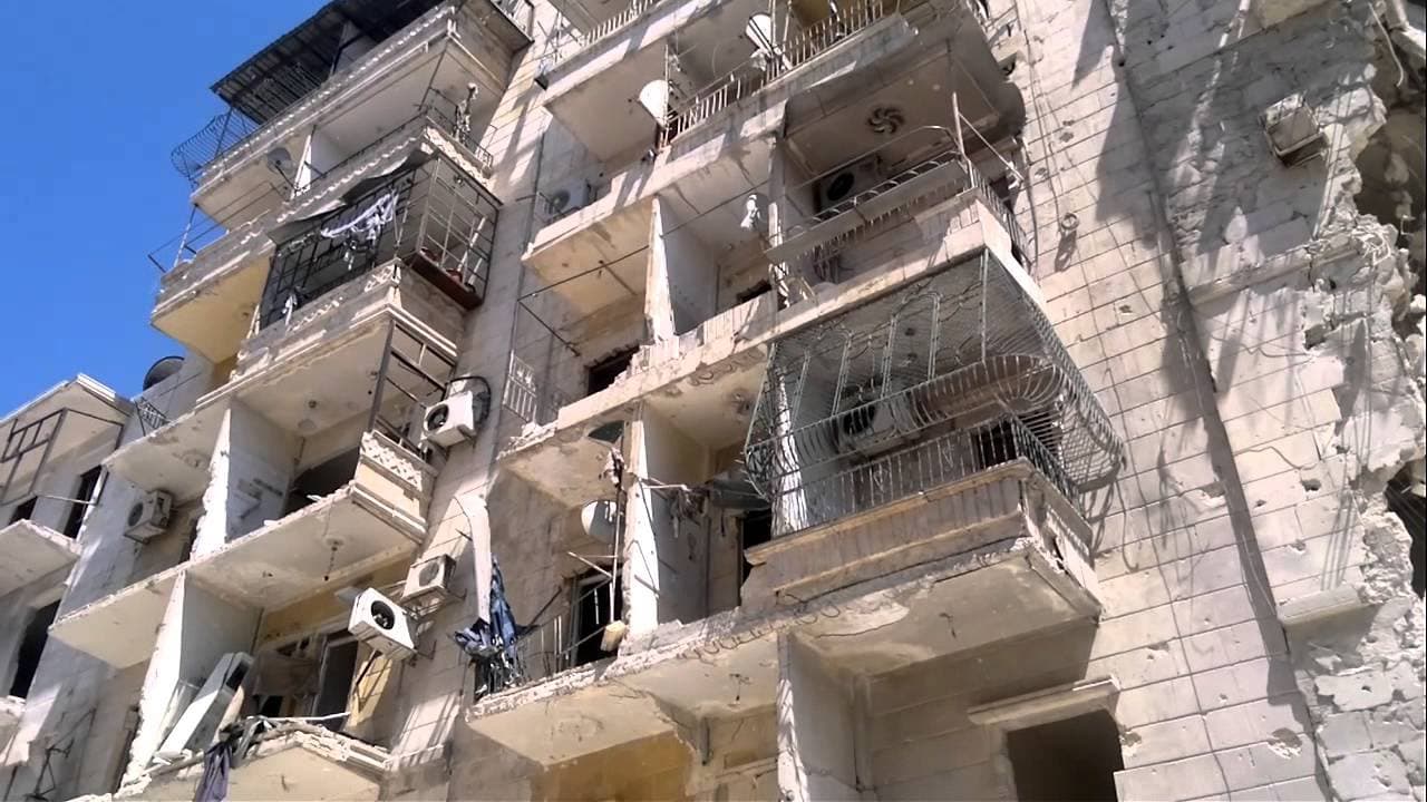 عدد من الأبنية السكنية شرقي حلب مهددة بالسقوط