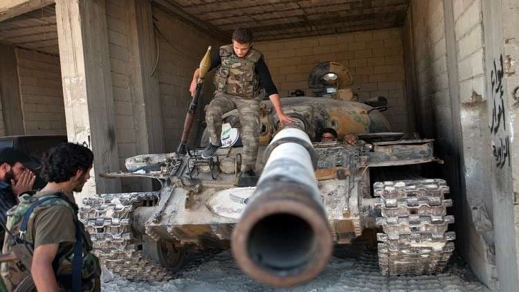 مركز حميميم: المسلحون في سوريا سلموا 11 دبابة