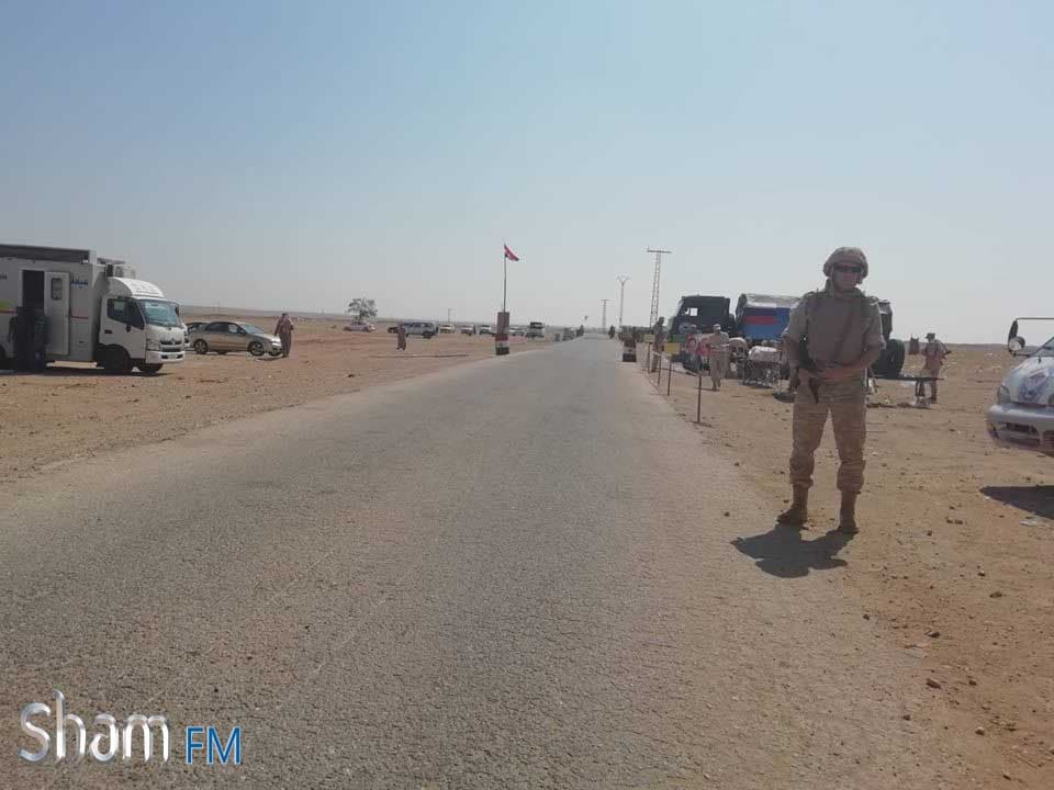 استمرار خروج المدنيين باتجاه مناطق سيطرة الجيش عبر معبر ابو الظهور