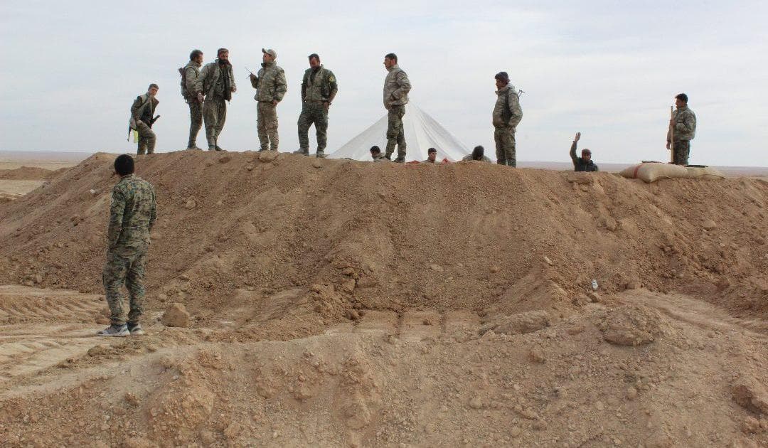 الحشد الشعبي يعزز قواته على الحدود العراقية مع سوريا عقب هجوم «داعش» ضد قسد بريف دير الزور