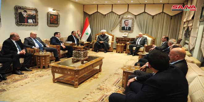 المفتي حسون يلتقي وفد المغتربين السوريين في أرمينيا