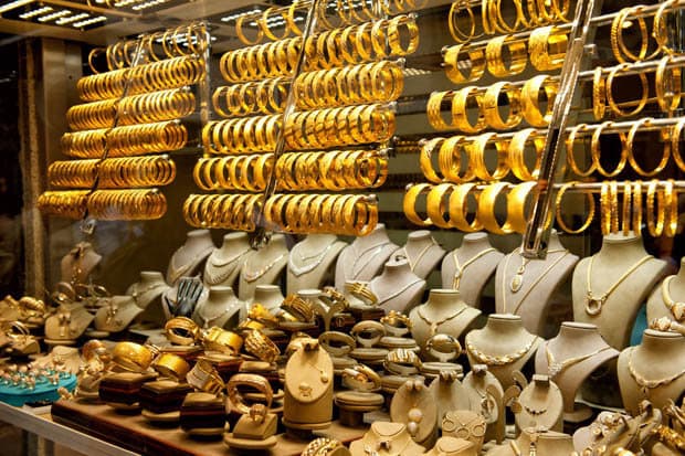 ارتفاع بأسعار الذهب.. وحركة شبه معدومة في الأسواق