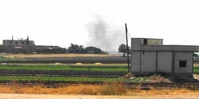 اندلاع حرائق في المحاصيل الزراعية بسلحب إثر قذائف المسلحين