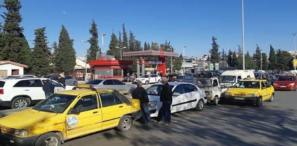 "رحلات" الخبز والبنزين..!