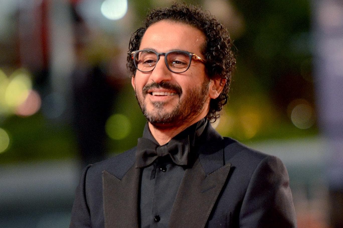 أحمد حلمي يجسد شخصية الأديب العالمي نجيب محفوظ