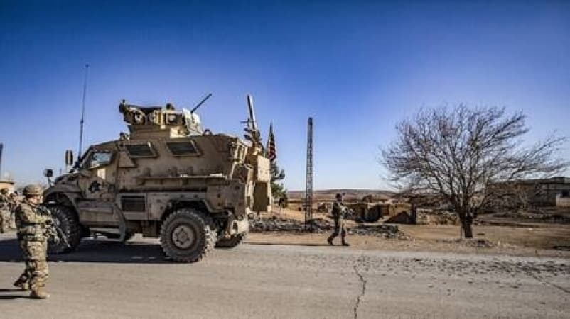 استهداف قاعدة الاحتلال الأمريكي في الشدادي بريف الحسكة بقذائف صاروخية
