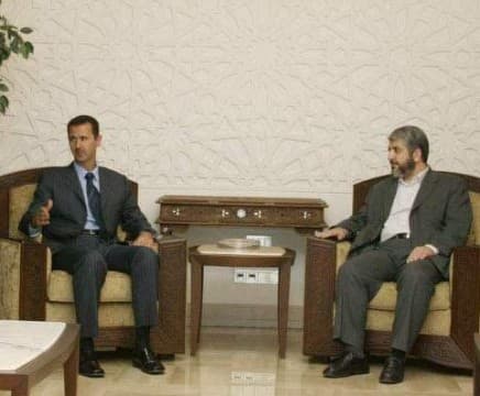 لقاء سابق بين الرئيس الاسد وخالد مشعل 