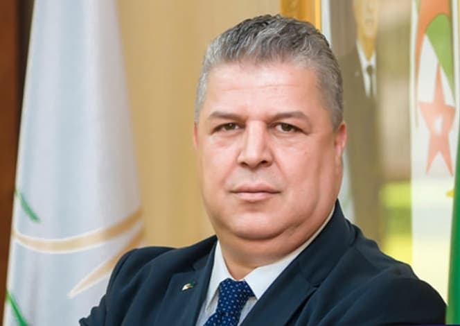رئيس الاتحاد الجزائري لكرة القدم شرف الدين عمارة