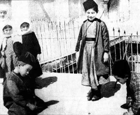 تلاميذ مدرسة مكتب عنبر 1904