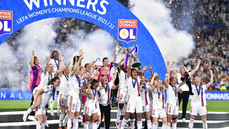 سيدات ليون يتوجن بدوري أبطال أوروبا على حساب برشلونة