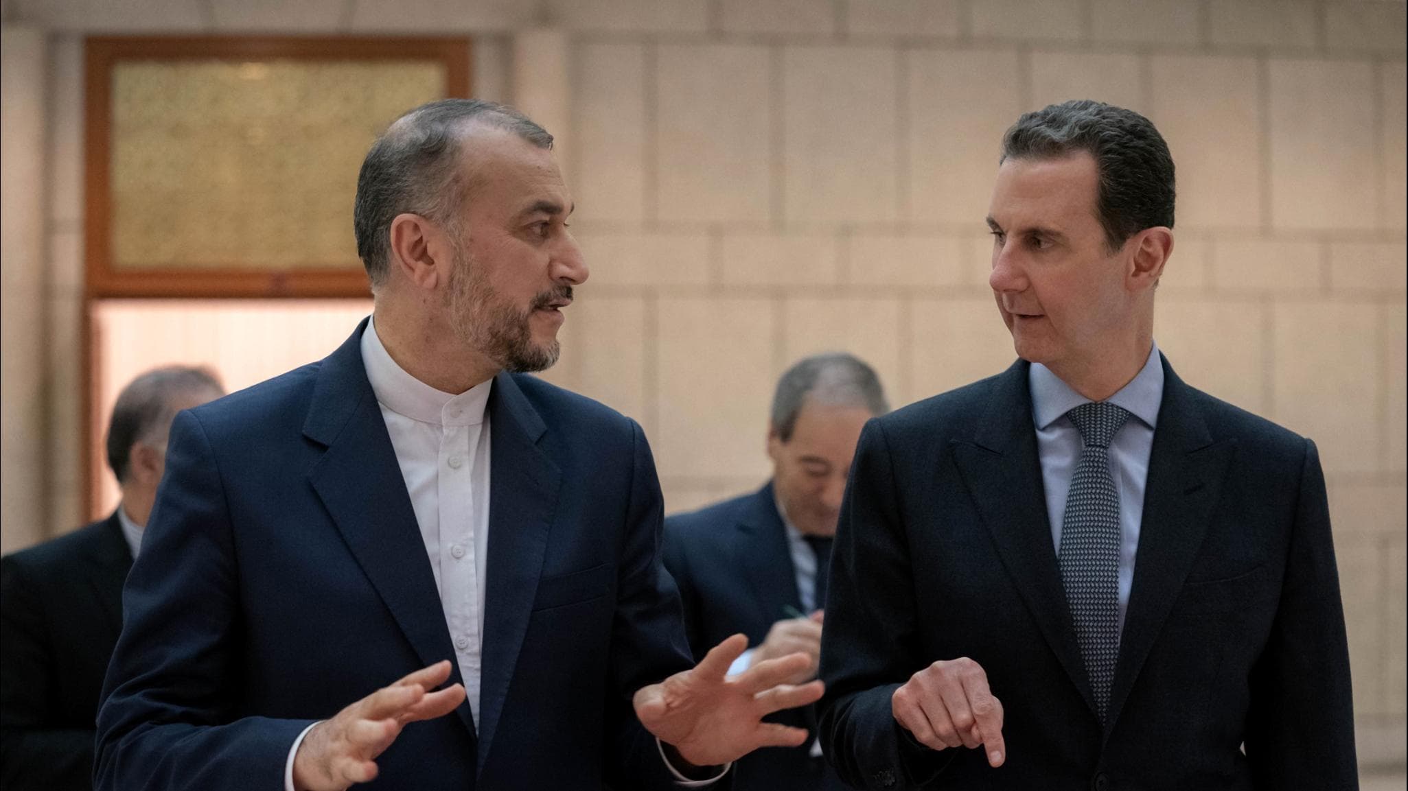 الرئيس بشار الأسد ووزير الخارجية الإيراني حسين أمير عبد اللهيان