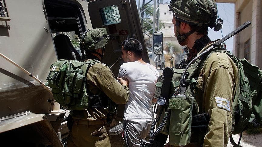 بحصيلة وصلت إلى ٢٥٢٠ فلسطينياً.. الاحتلال يواصل اعتقالاته في الضفة الغربية