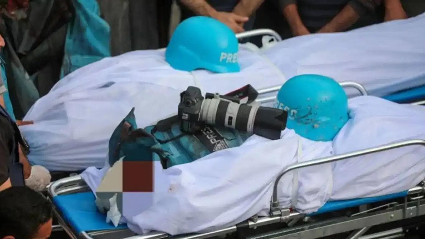ارتفاع حصيلة الشهداء الصحفيين في غزة إلى 136 صحفياً، والاحتلال يعتقل 15 فلسطينياً فجر اليوم