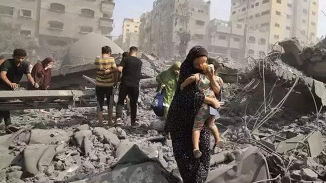 شهداء من النازحين باستهداف عيادة للأونروا جنوبي غزة.. والمستشفى الأوروبي يخرج عن الخدمة