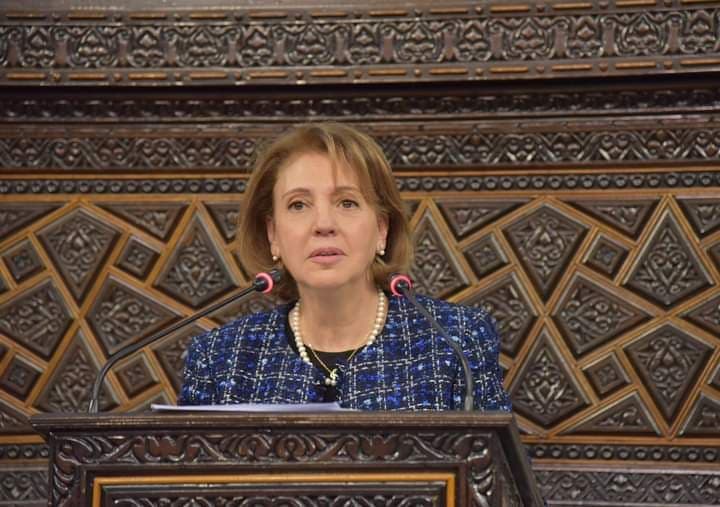 وزيرة الثقافة