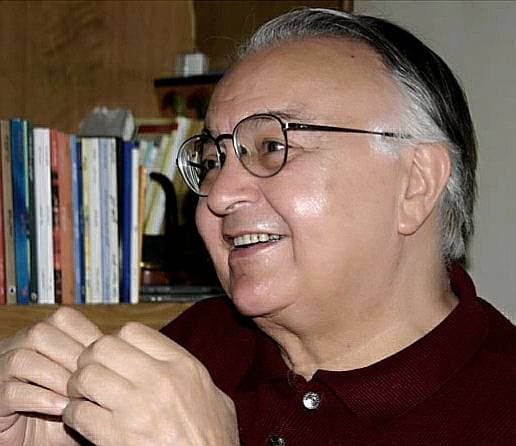 وليد إخلاصي